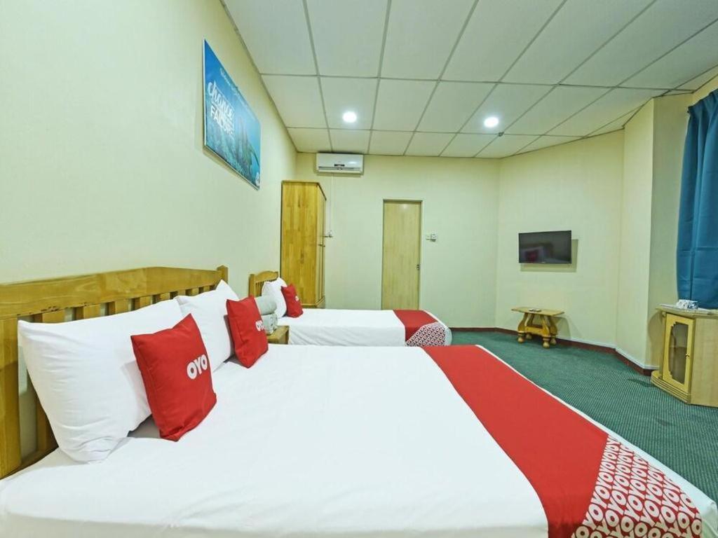 Oyo 90672 De Paradise Turtle Hotel ケルテ エクステリア 写真